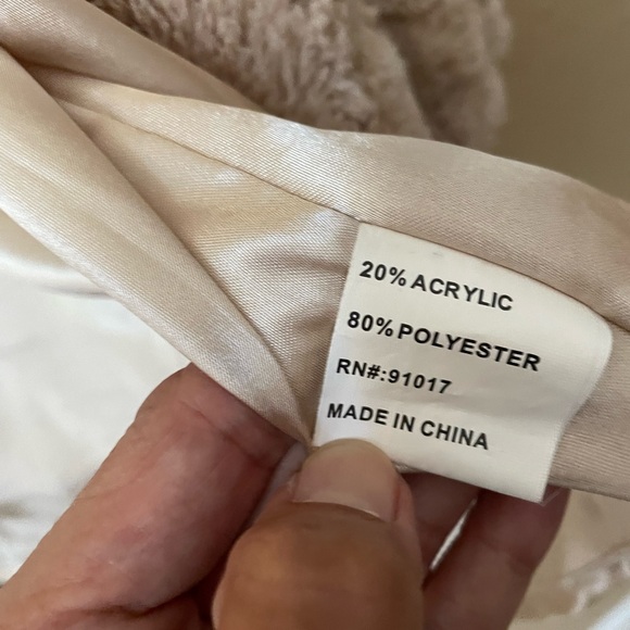 ⚡️ Solitaire Taupe Fuzzy Faux Fur Jacket Coat ~ Size S⚡️ - Picture 8 of 8